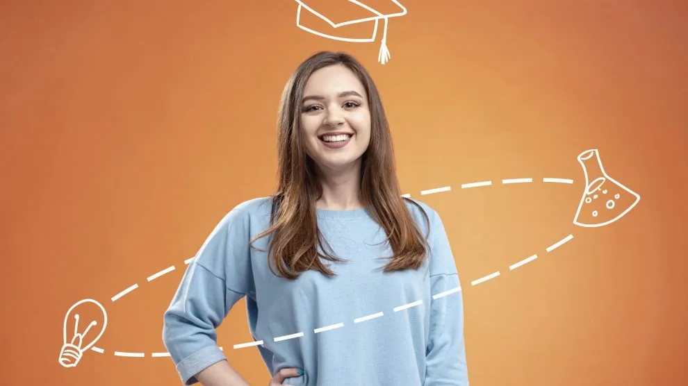 etudiant-entrepreneur sur fond orange avec des illustrations gravitant autour d'elle